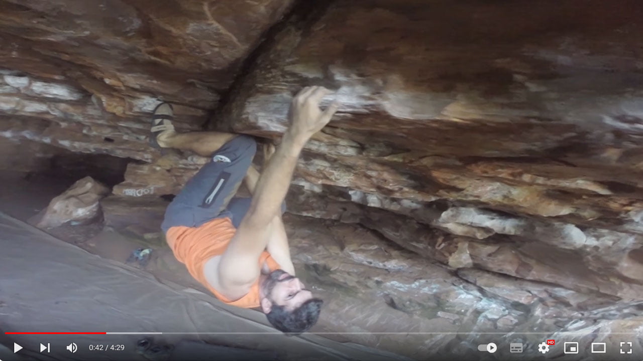 Boulder na Caverninha de São Carlos